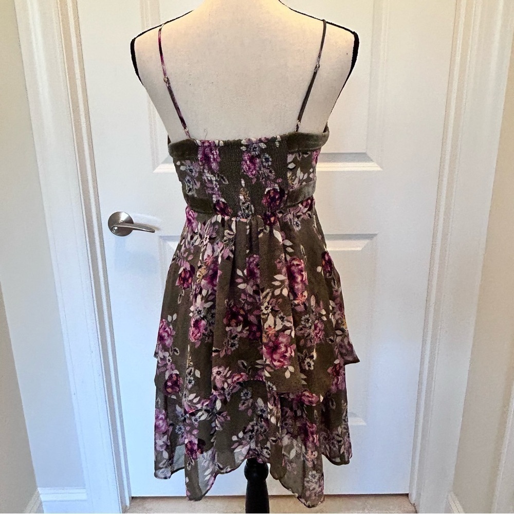 White House Black Market Floral MiniDress with Velvet Trim SZ 4P - Picture 4 of 8